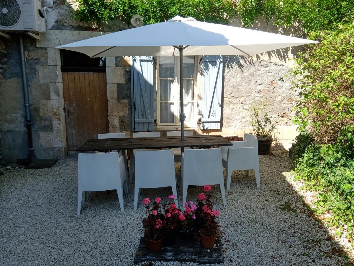 Villa La Poste Saulgond Exterior foto
